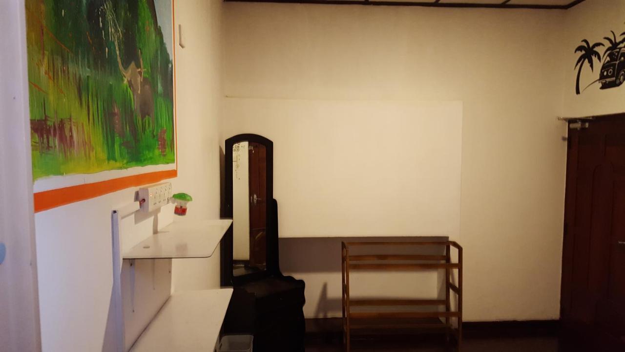 The Backpack Hub At Weligama Hostel Luaran gambar