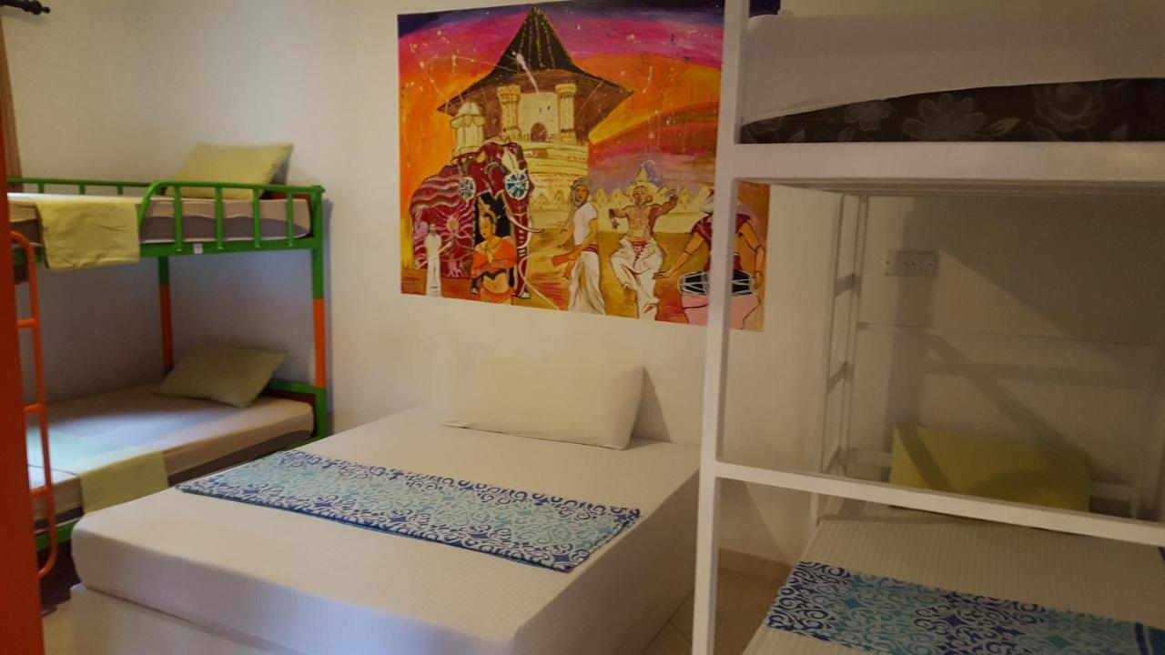 The Backpack Hub At Weligama Hostel Luaran gambar
